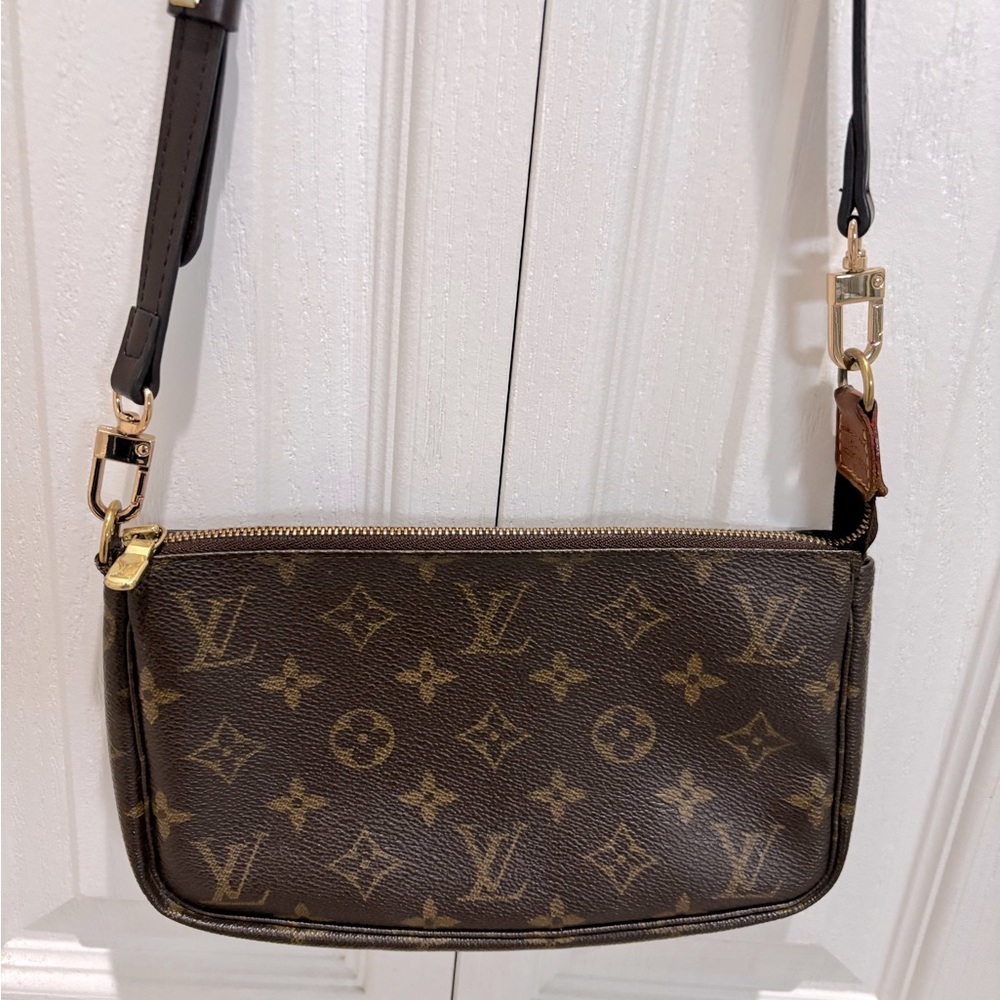 Louis Vuitton Pochette Monogram